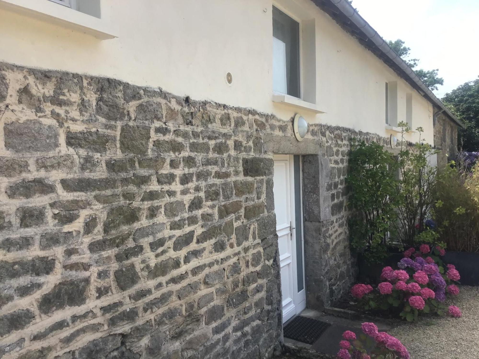 Maison Cosy Avec Exterieur Et Piscine Partagee Mespaul Екстер'єр фото