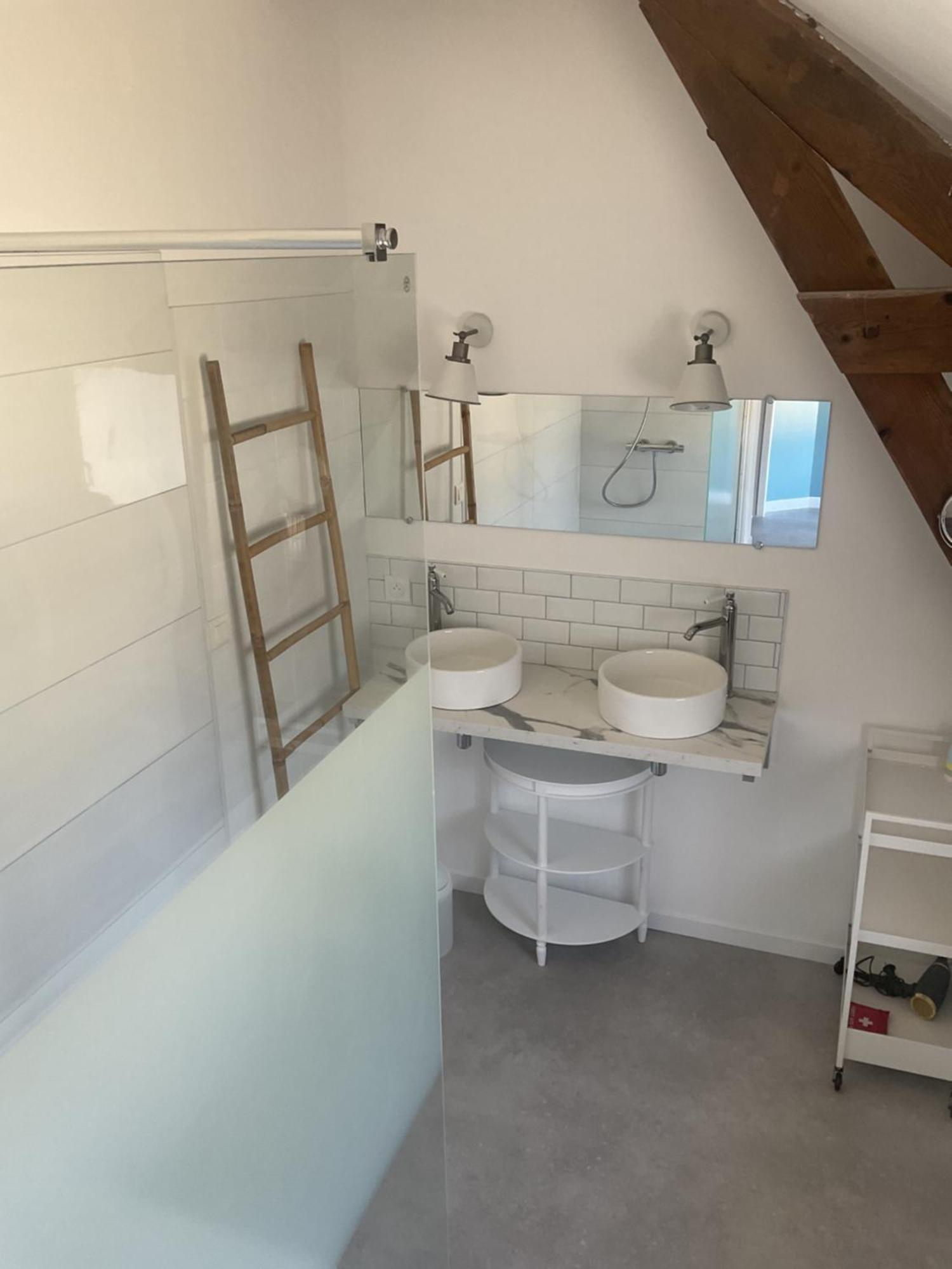 Maison Cosy Avec Exterieur Et Piscine Partagee Mespaul Екстер'єр фото